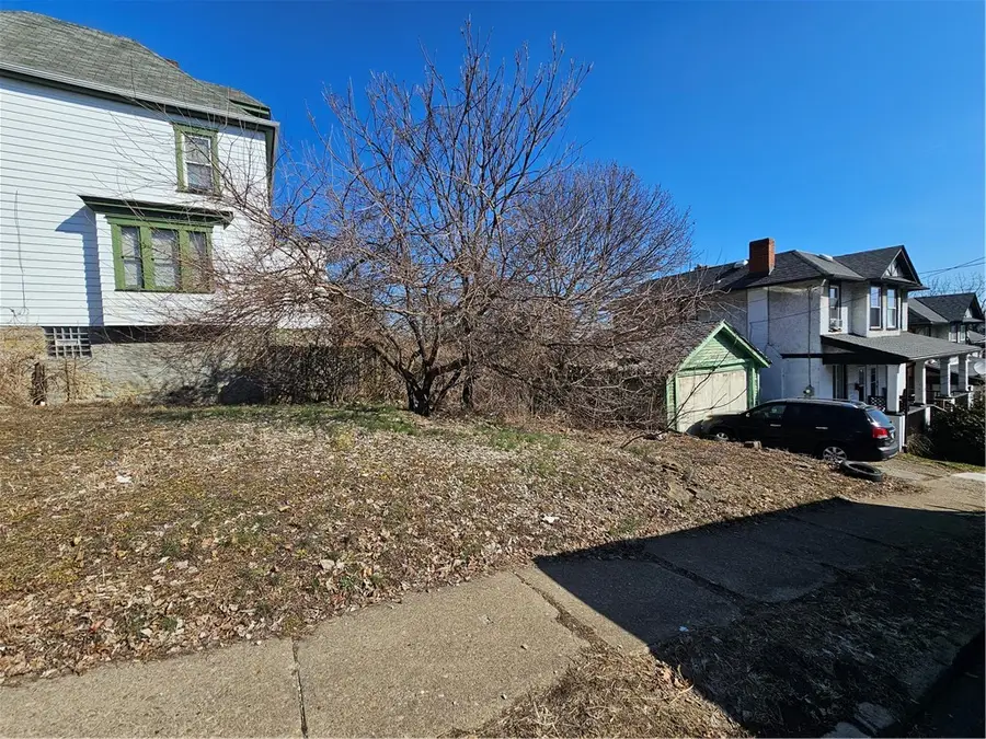 1329 Rockland Ave, Pittsburgh, PA 15216 - #2