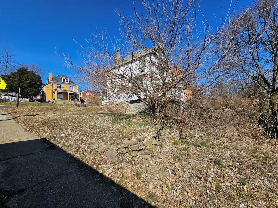 1329 Rockland Ave, Pittsburgh, PA 15216 - #3