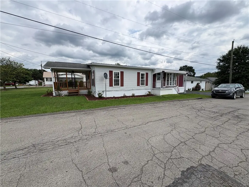 300 Logan St, Punxsutawney, PA 15767 - #1