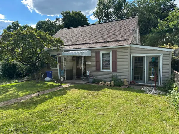 221 Seneca Drive, New Kensington, PA 15068