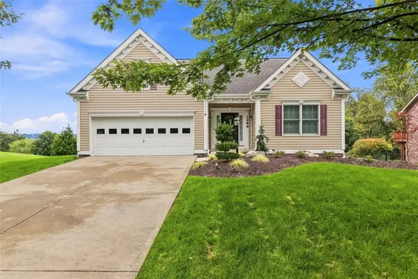 1249 Snee Dr, Pittsburgh, PA 15236