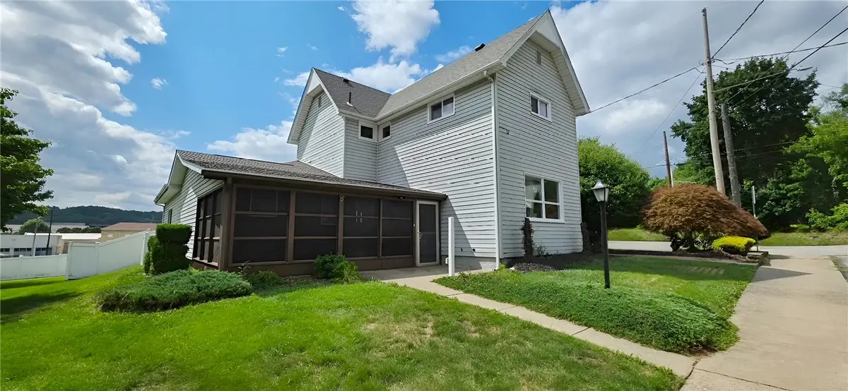 702 Neal St, New Castle, PA 16101 - #1