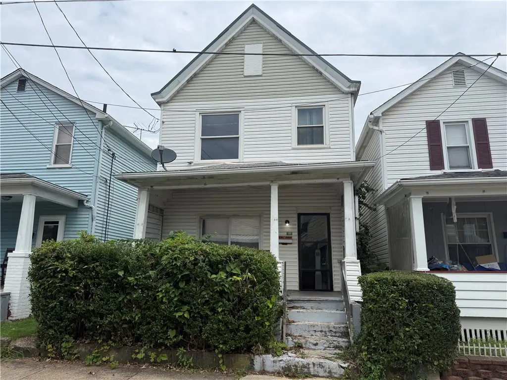 105 18th St, Vandergrift, PA 15690 - #1
