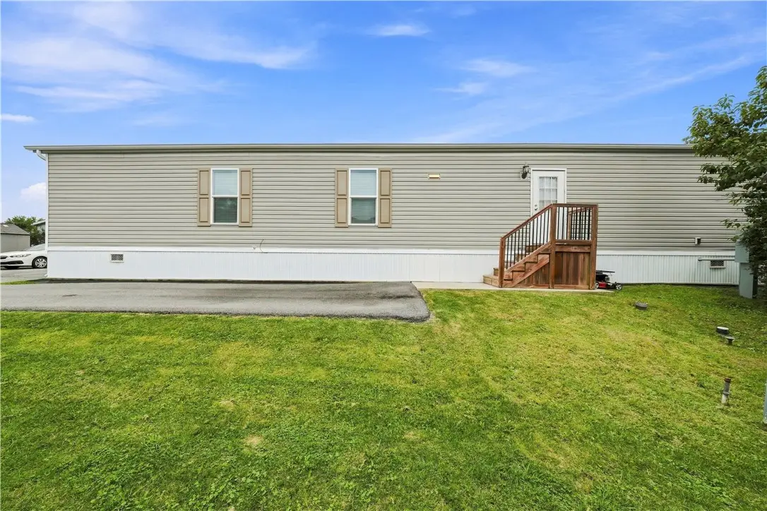 163 West Dr, Oakdale, PA 15071 - #1