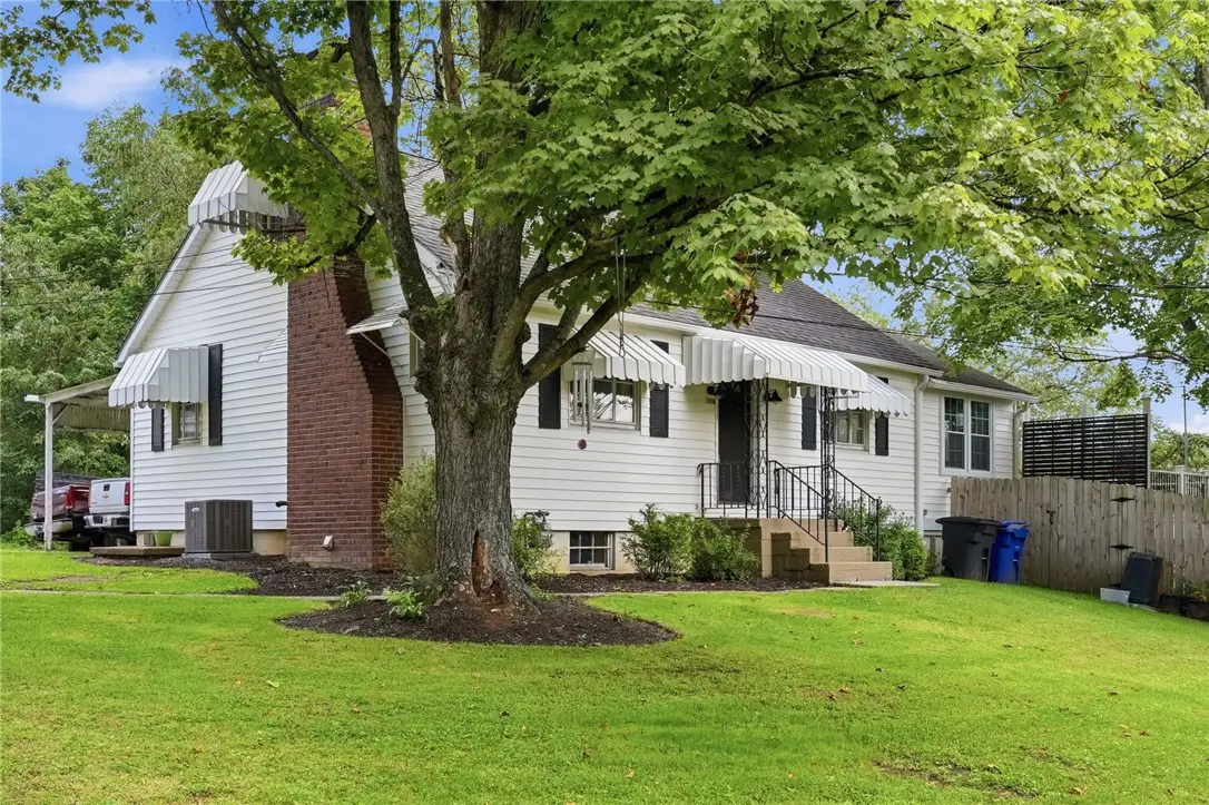 1116 Hoffman Dr, Oakdale, PA 15071 - #1