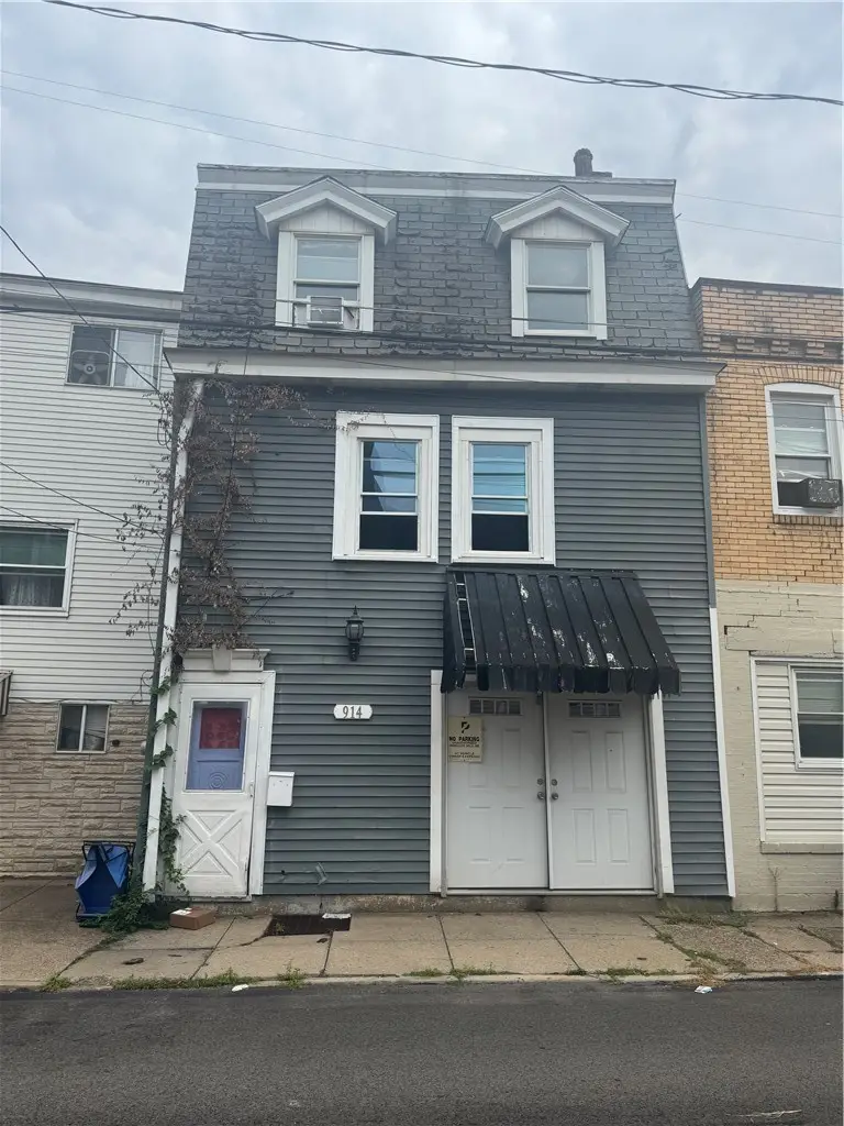914 Penn St, Pittsburgh, PA 15215 - #1