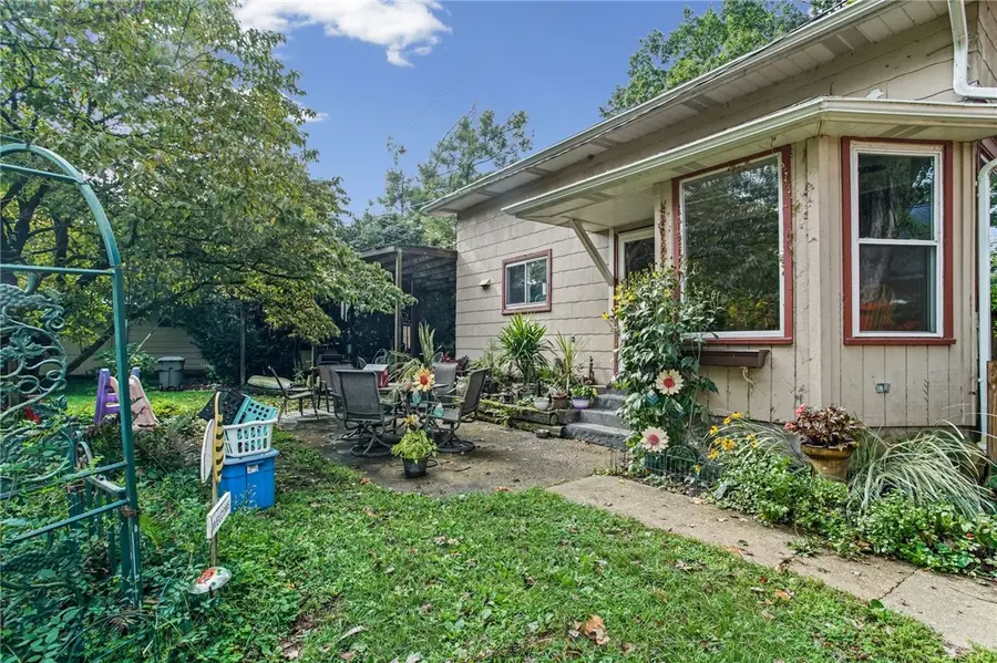 235 Country Club Dr, Ellwood City, PA 16117 - #2