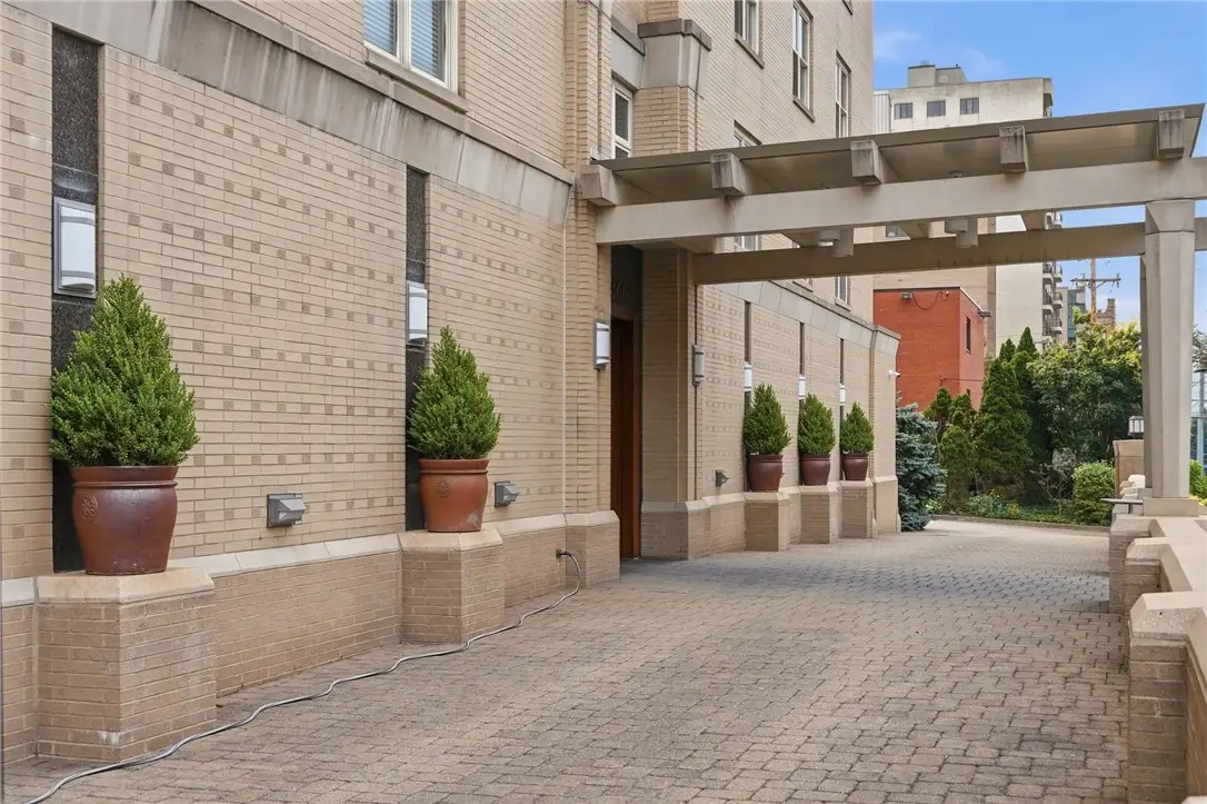 220 N Bellefield Avenue #1002, Pittsburgh, PA 15213 - #1