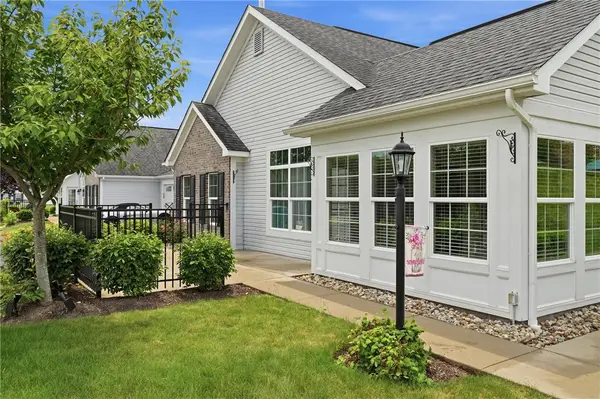 307 Spring Valley Drive, Zelienople, PA 16063