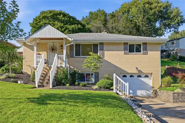 13 Eichelberger Dr, Coraopolis, PA 15108