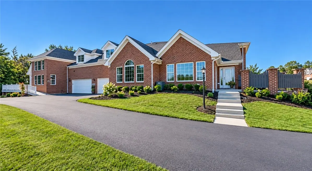 1558 NW Parkwood Pointe Dr, Crescent, PA 15046 - #1