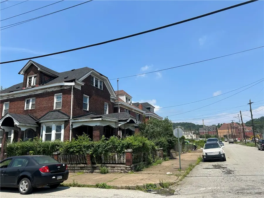 101 8th St, Braddock, PA 15104 - #3