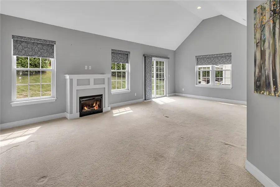 121 Spring Blossom Cir, Beaver Falls, PA 15010 - #3