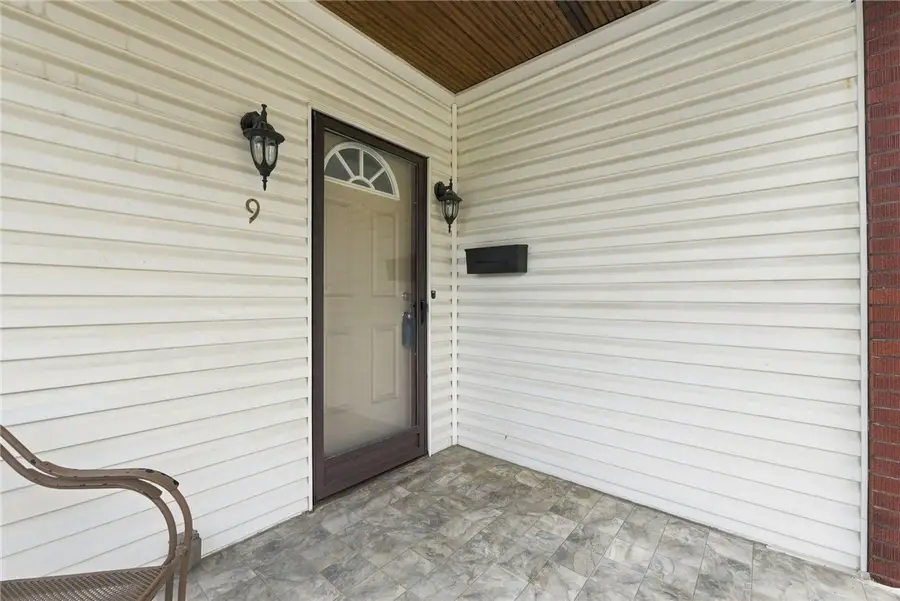 9 Pioneer Ave, Pittsburgh, PA 15229 - #2