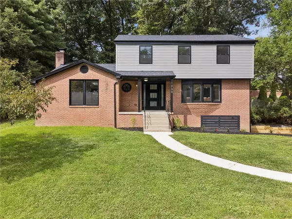 734 Heathergate Dr, Pittsburgh, PA 15238