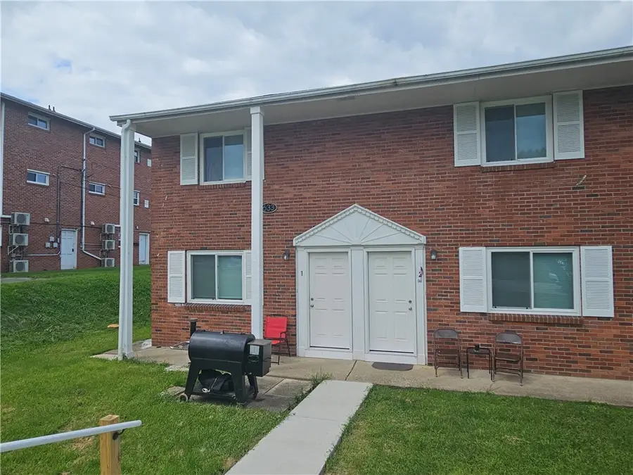 633 American St, California, PA 15419 - #2
