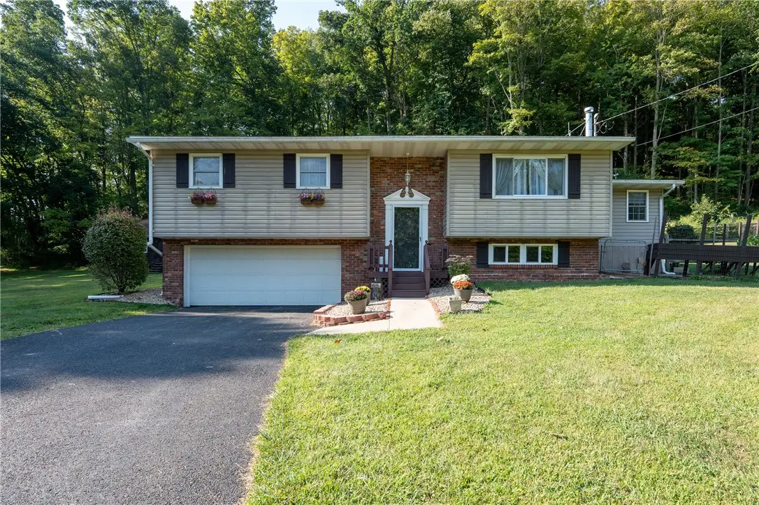 429 Four Mile Run Rd, Latrobe, PA 15650 - #1