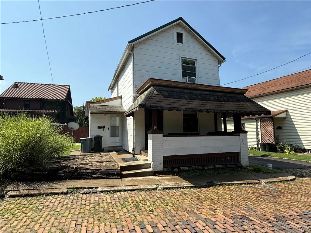 114 15th St, Vandergrift, PA 15690 - #1