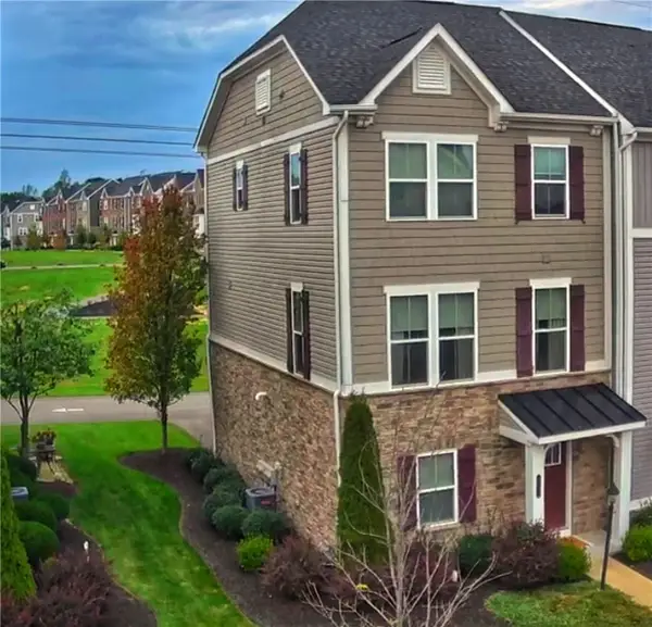 157 Bucktail Dr, Cranberry Twp, PA 16066