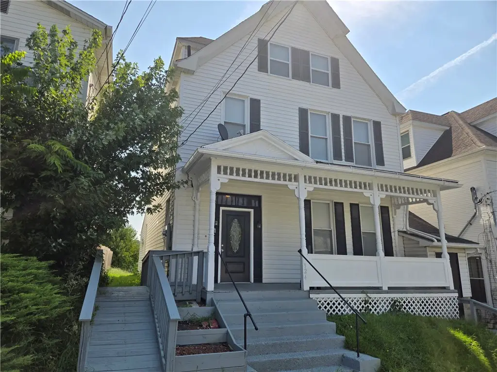 324 S Washington St, Waynesburg, PA 15370 - #1