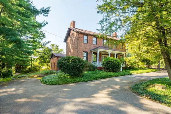 2430 Southvue Drive, Pittsburgh, PA 15241