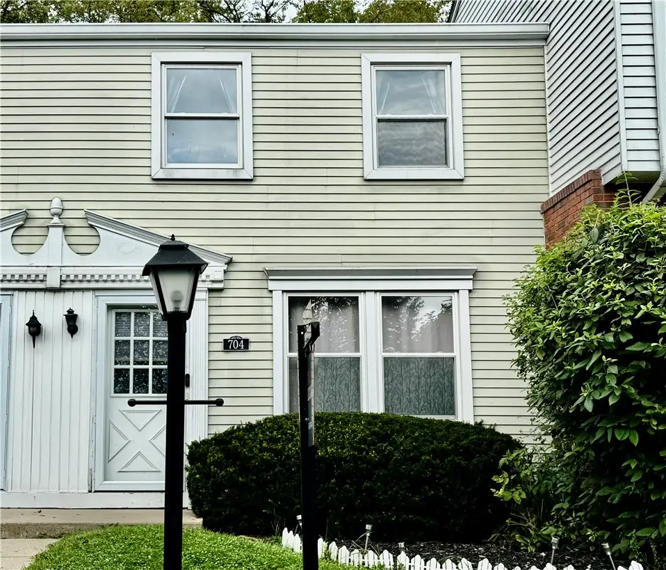 704 Countryside Dr, Robinson, PA 15136 - #1