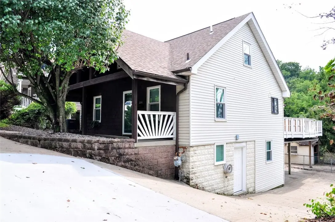 204 Weavertown Rd, Canonsburg, PA 15317 - #1