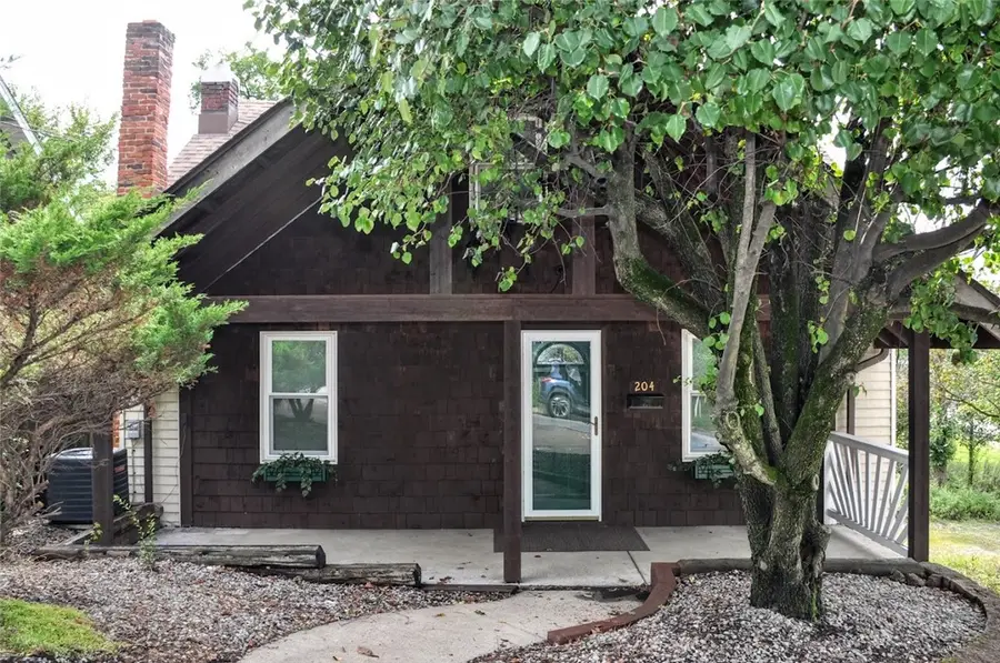 204 Weavertown Rd, Canonsburg, PA 15317 - #2
