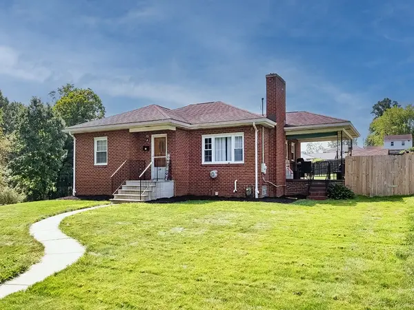200 Davies Street, New Kensington, PA 15068