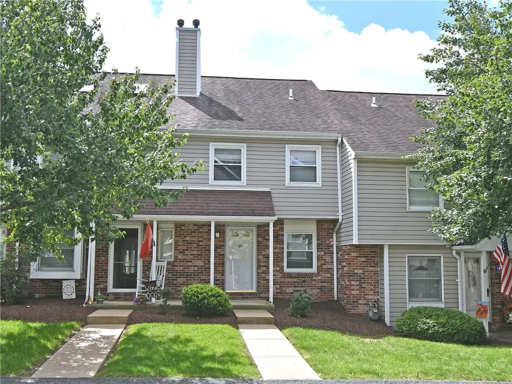 107 Old Village Ln, Bethel Park, PA 15102 - #1