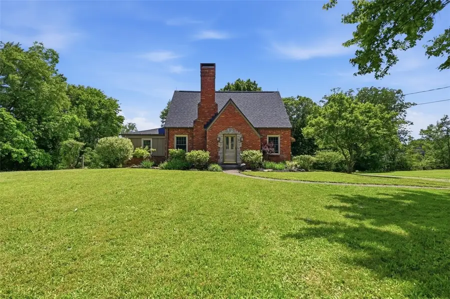 215 Twin Oaks, Wexford, PA 15090 - #2