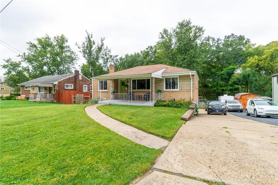 1112 Logan Rd, Bethel Park, PA 15102 - #2