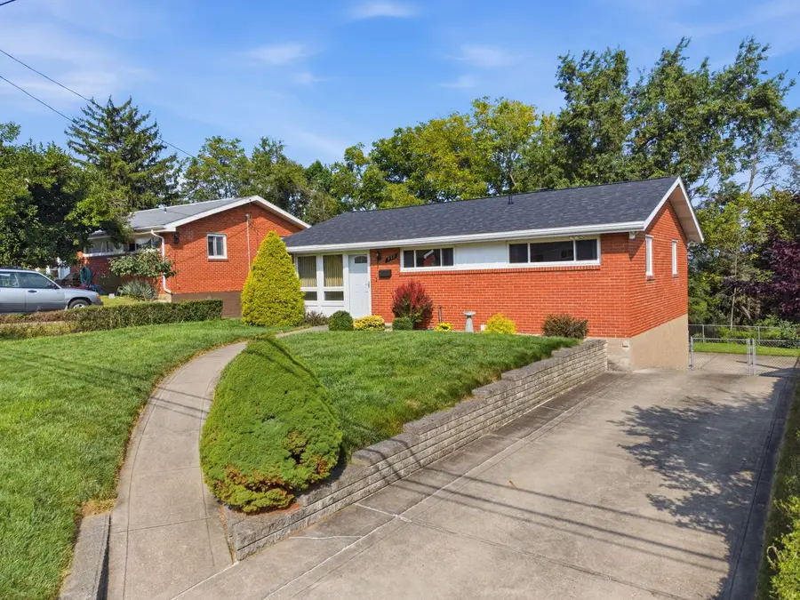 237 Woodridge Drive, Carnegie, PA 15106 - #2
