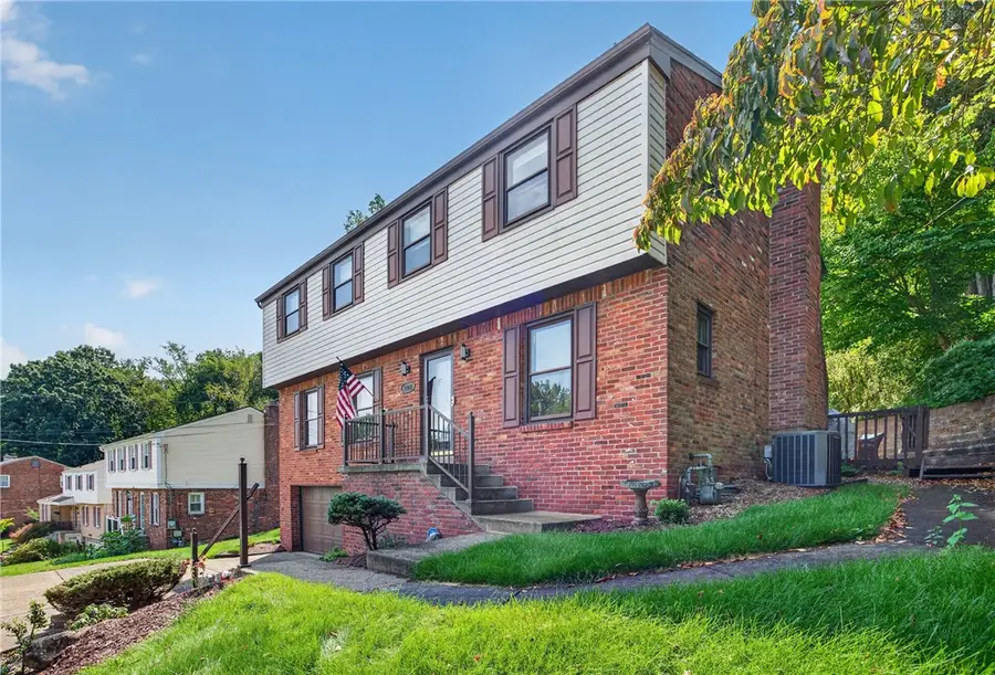 1024 Surrey Woods Rd, Bethel Park, PA 15102 - #2