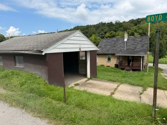 301 Patterson Ave, Beaver Falls, PA 15010 - #3