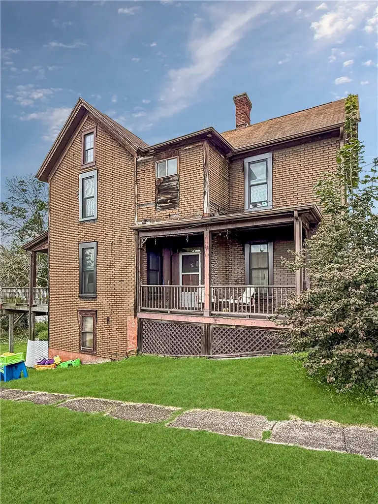 112 E College St, Canonsburg, PA 15317 - #2