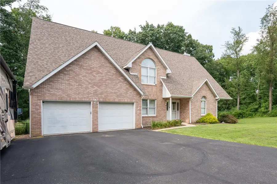 121 Johnson Rd, Greensburg, PA 15601 - #2