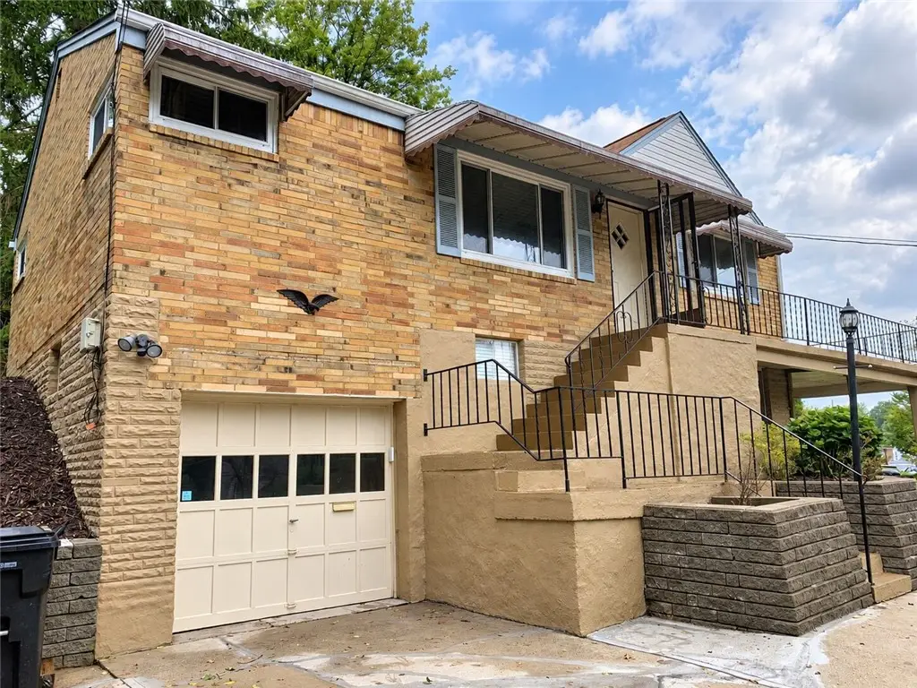 2007 Hillcrest St, Bethel Park, PA 15102 - #1
