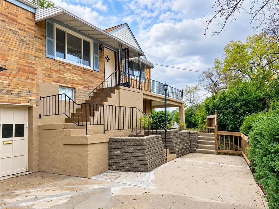 2007 Hillcrest St, Bethel Park, PA 15102 - #2