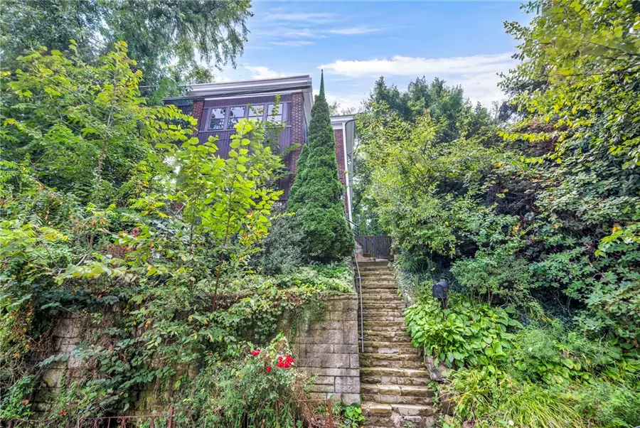 1048 Mirror St, Pittsburgh, PA 15217 - #2