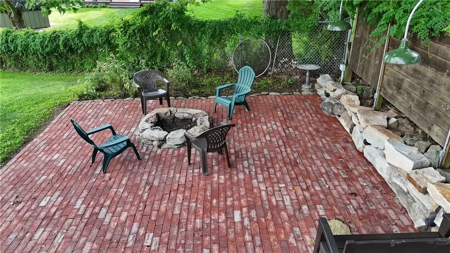 118 Clinton Ave, New Kensington, PA 15068 - #3