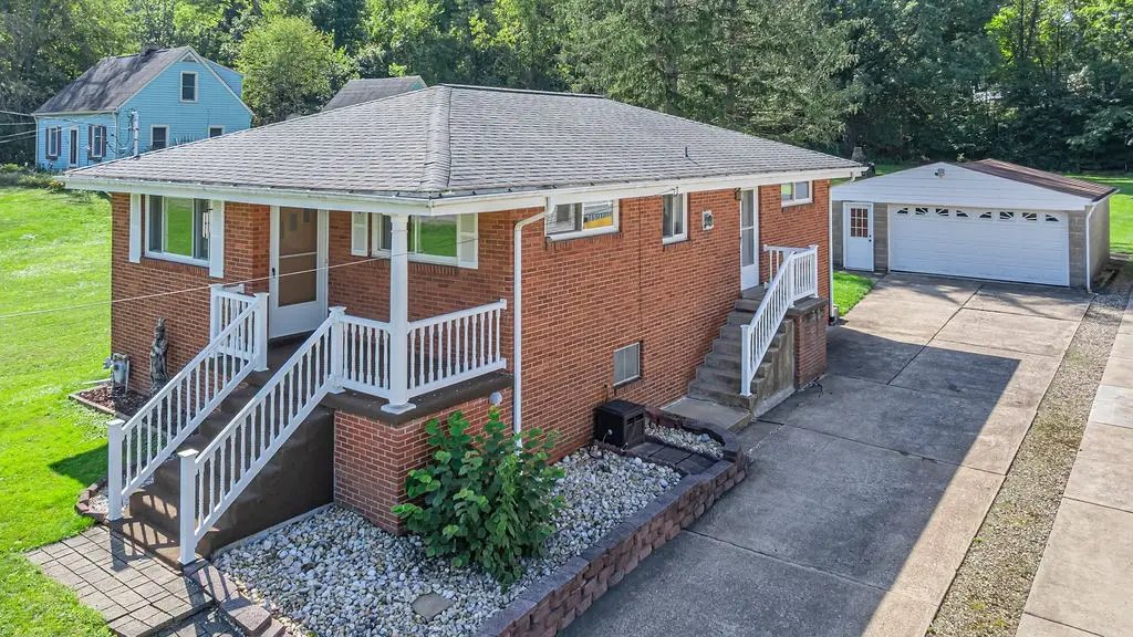 606 Golf Course Rd, Aliquippa, PA 15001 - #1