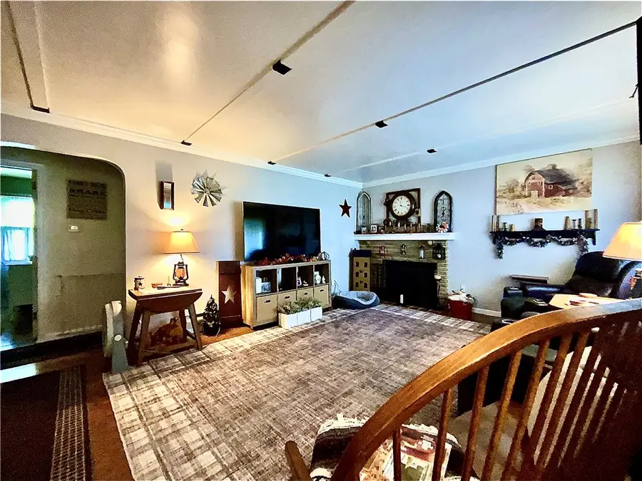 2544 Leslie Dr, New Kensington, PA 15068 - #3
