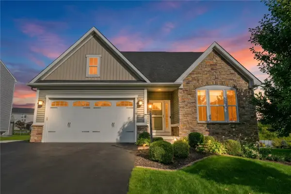 1018 Blackhawk Dr, Valencia, PA 16059