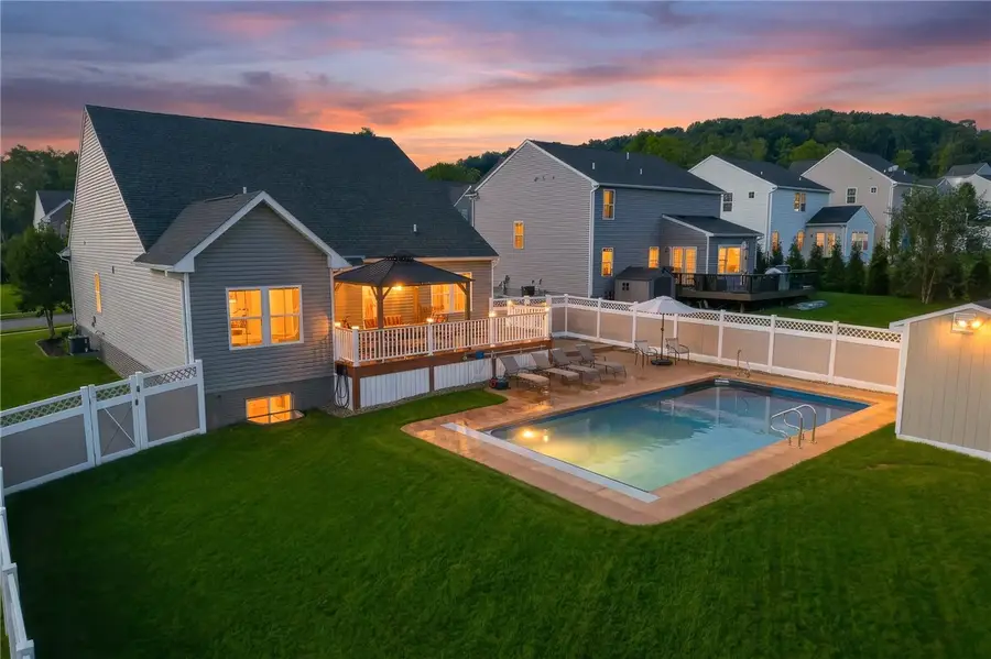 1018 Blackhawk Dr, Valencia, PA 16059 - #2