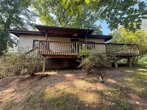 1073 Baileys Run Rd, Tarentum, PA 15084