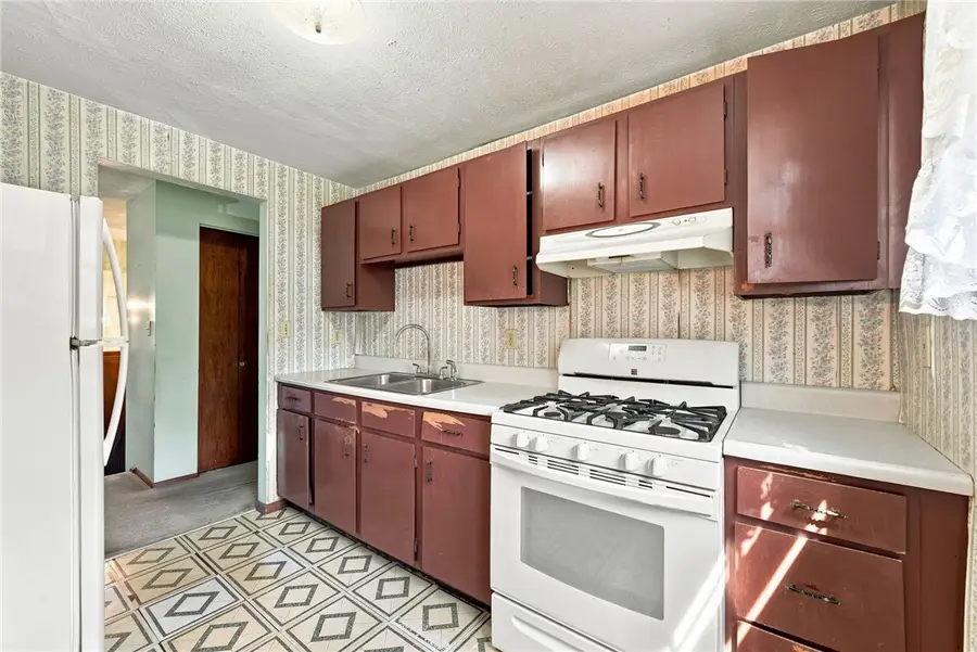 143 Eleanor Drive, Latrobe, PA 15650 - #3