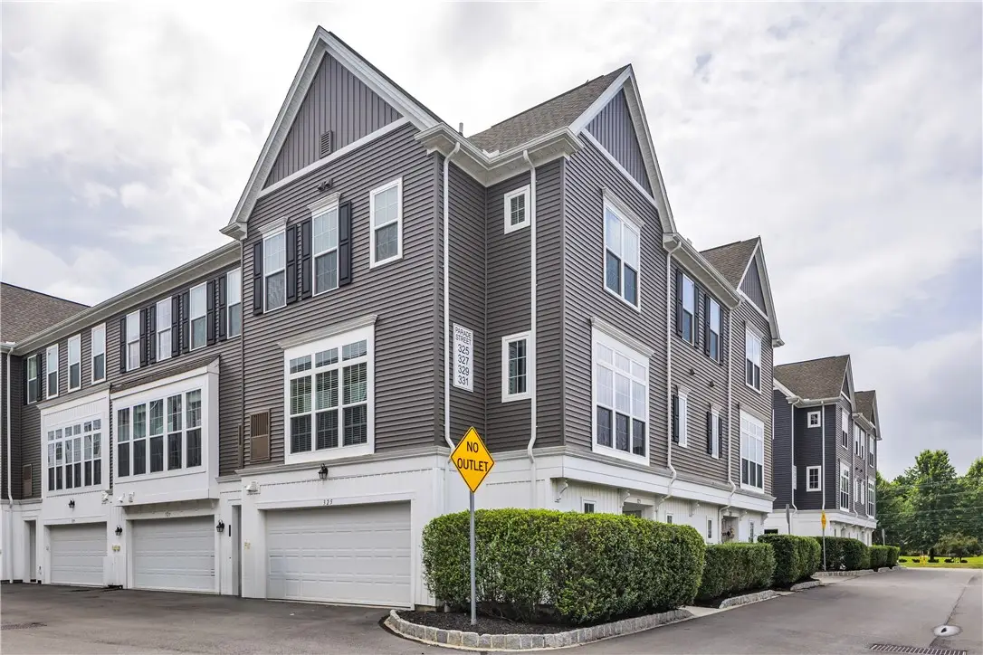 325 Parade St, Cranberry, PA 16066 - #1