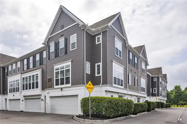 325 Parade St, Cranberry Twp, PA 16066