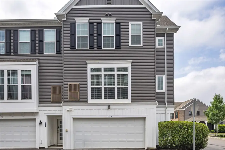 325 Parade St, Cranberry, PA 16066 - #3